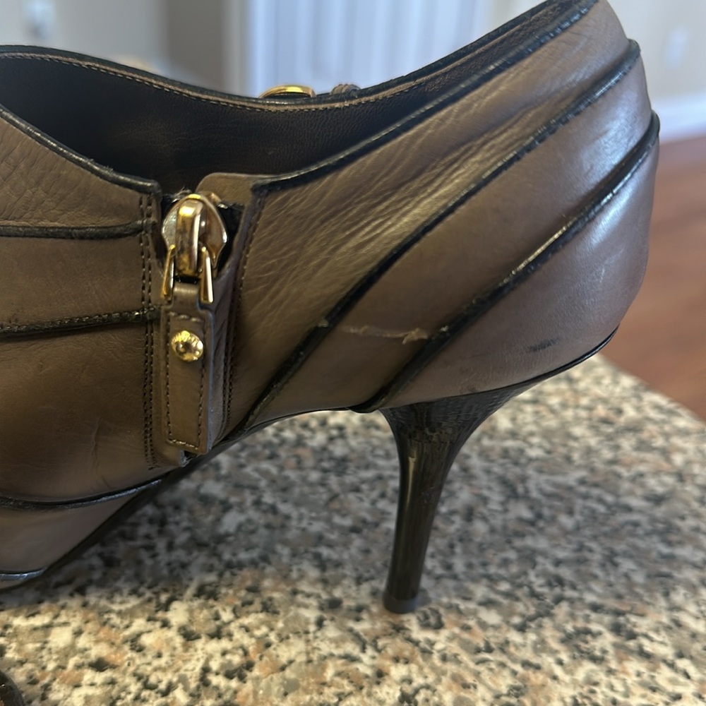 Louis Vuitton Peep Toe Booties EU 37 - Picture 7 of 16